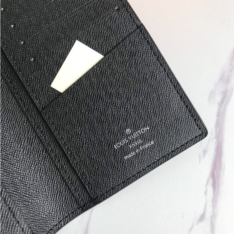 B1X31E2 Popular leather wallets