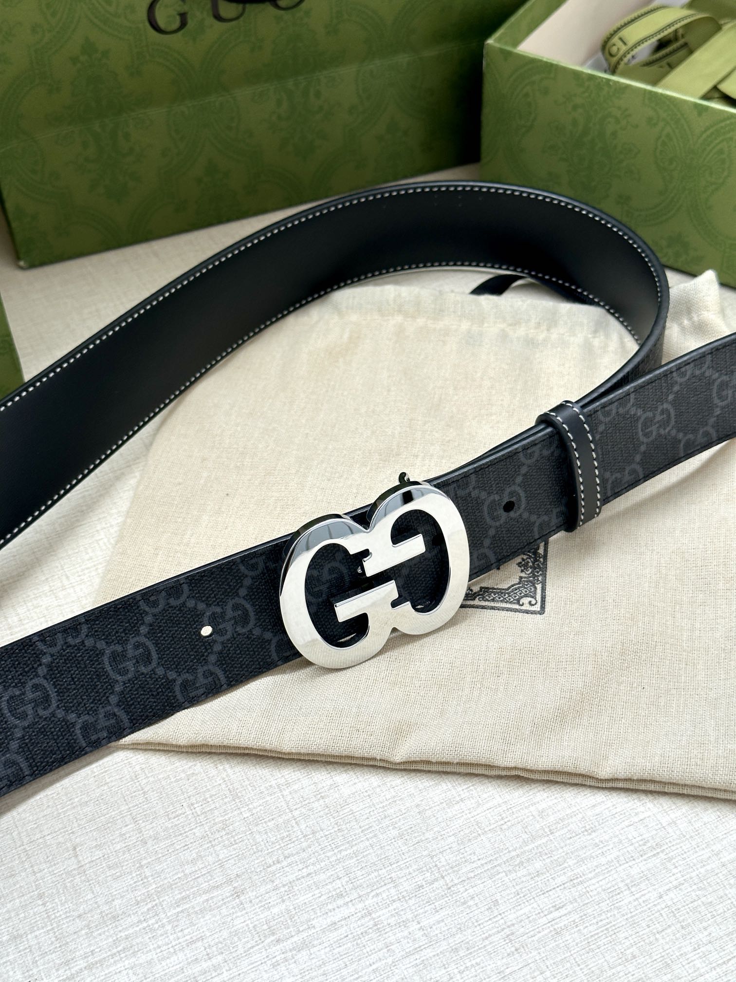 P1R55B210 Popular  High quality belt With full package