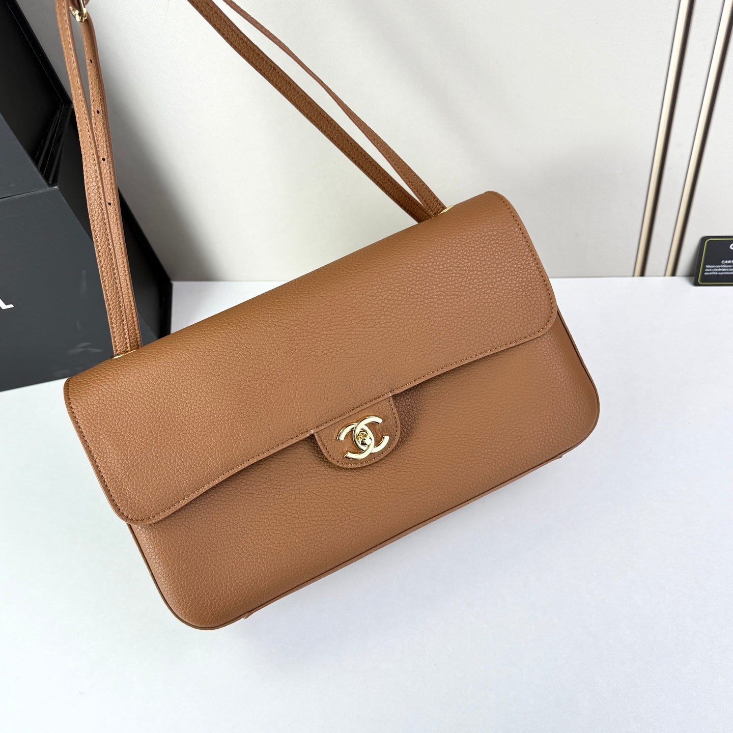 B1R76C35 Popular leather bag