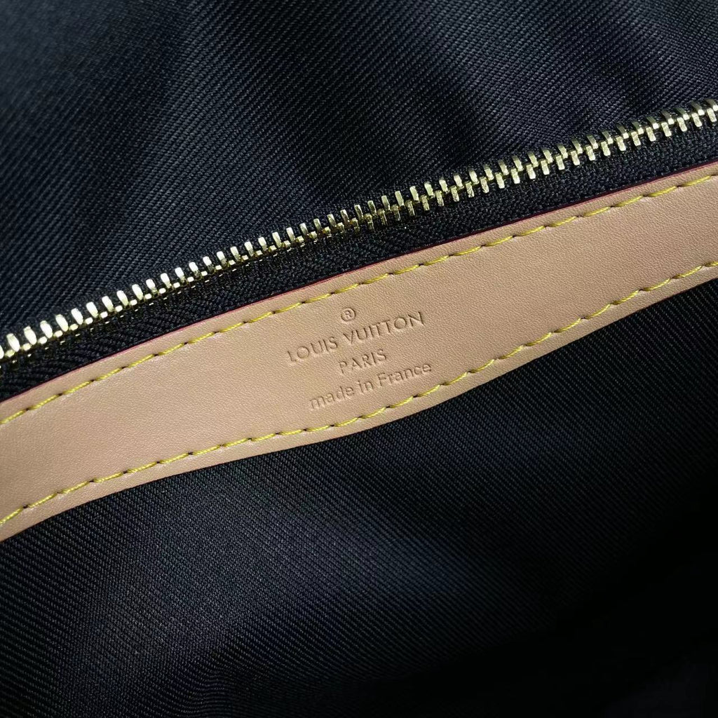 B12X73E28 Popular leather bag 