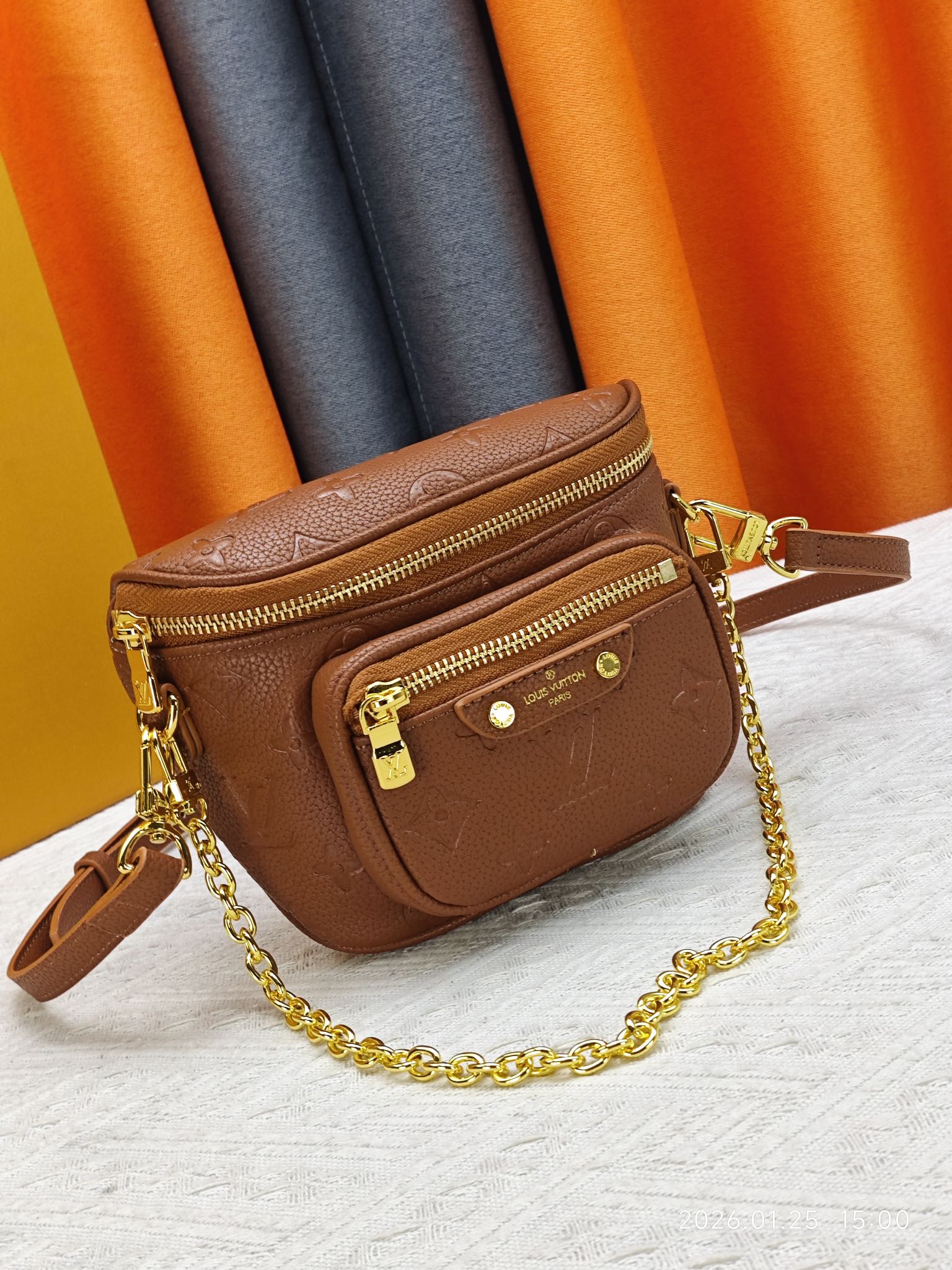 B1P46E75 Popular leather bag