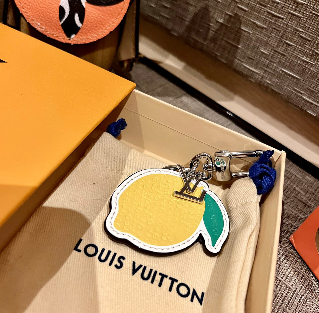 A1Q105E15 Popular bag 's charms accessories