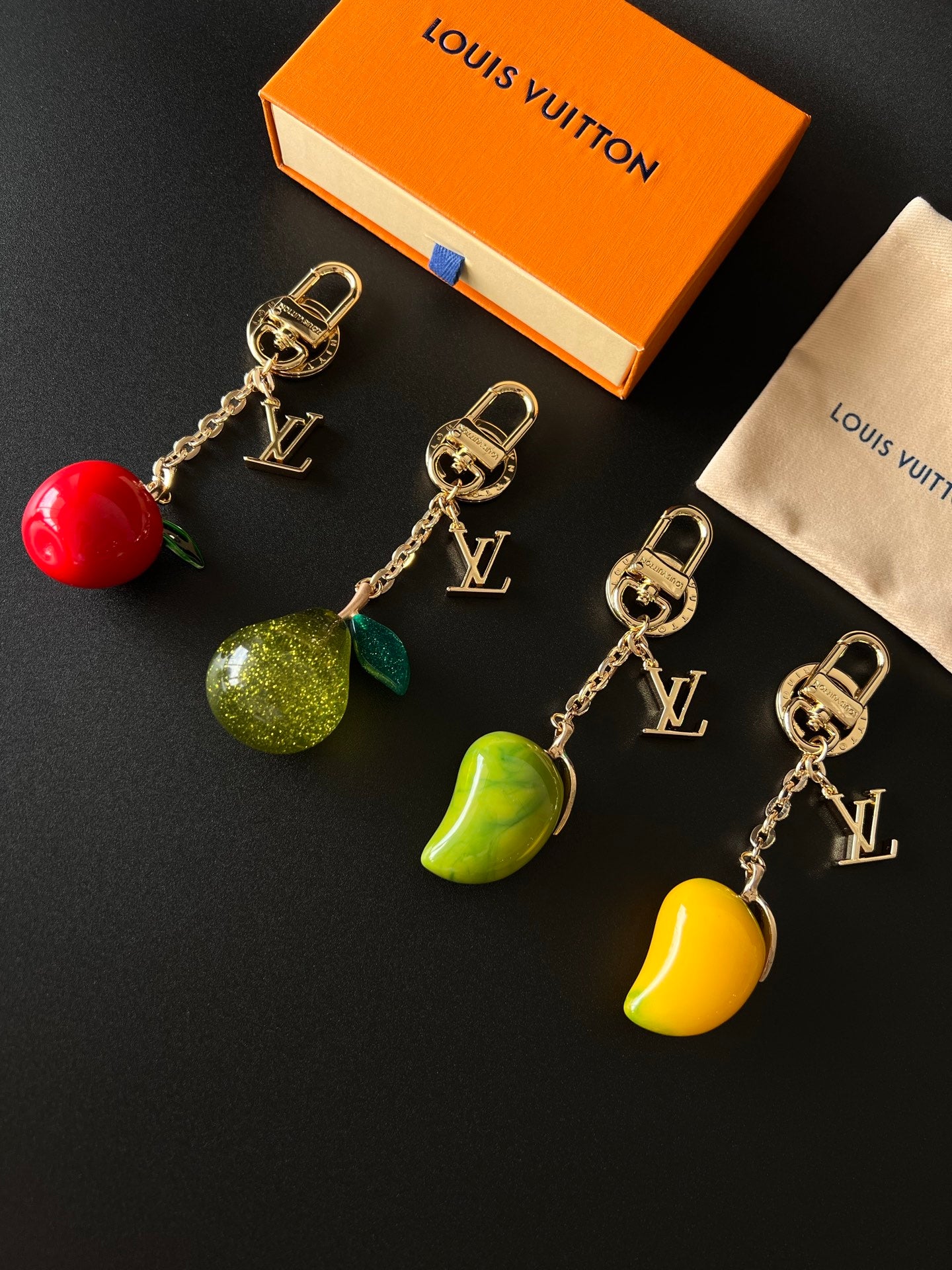 A1R76E55 Popular bag 's charms accessories
