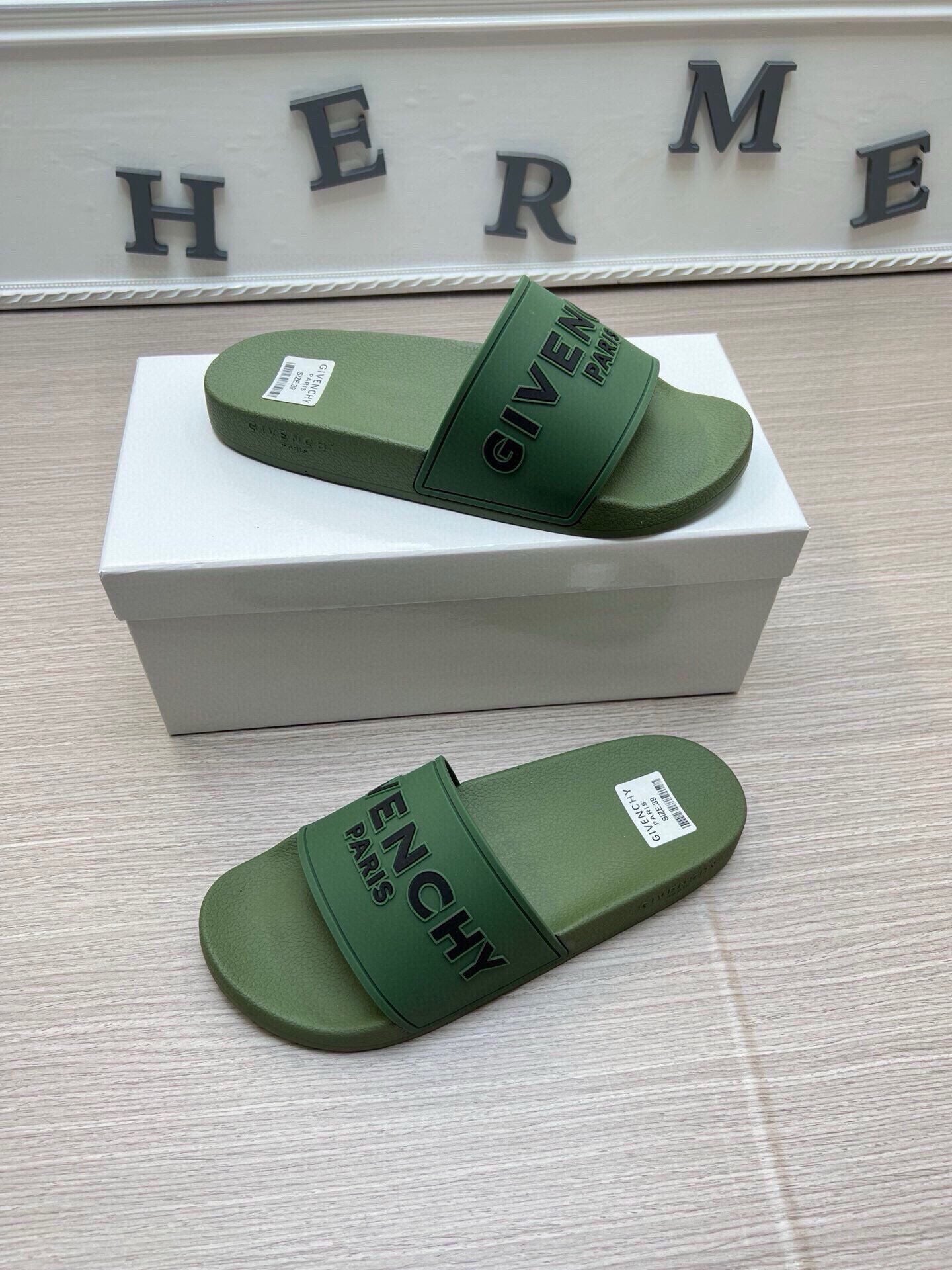 Z5Z35GV263  Popular Slippers