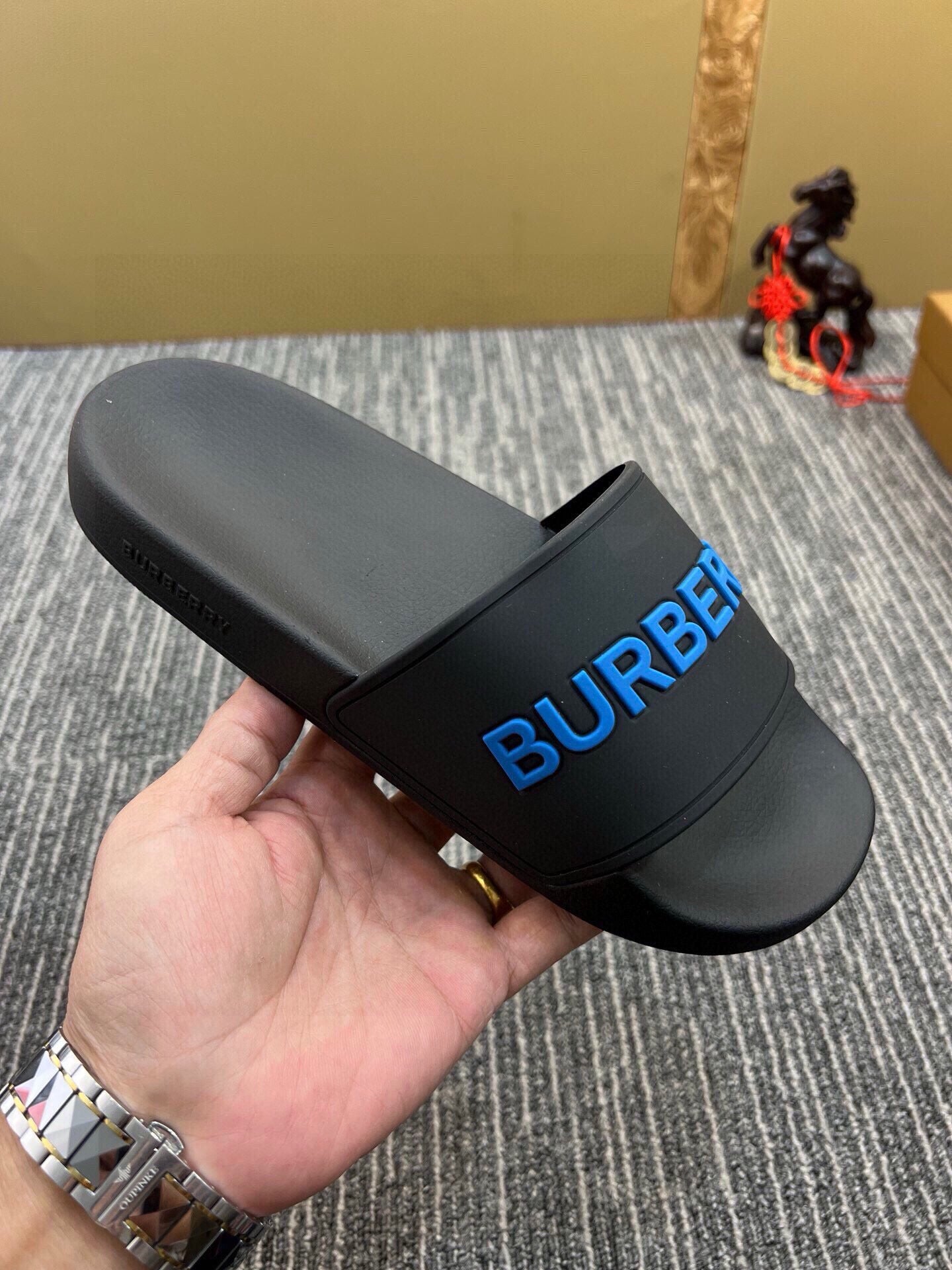 Z5Z35R255 Popular Slippers