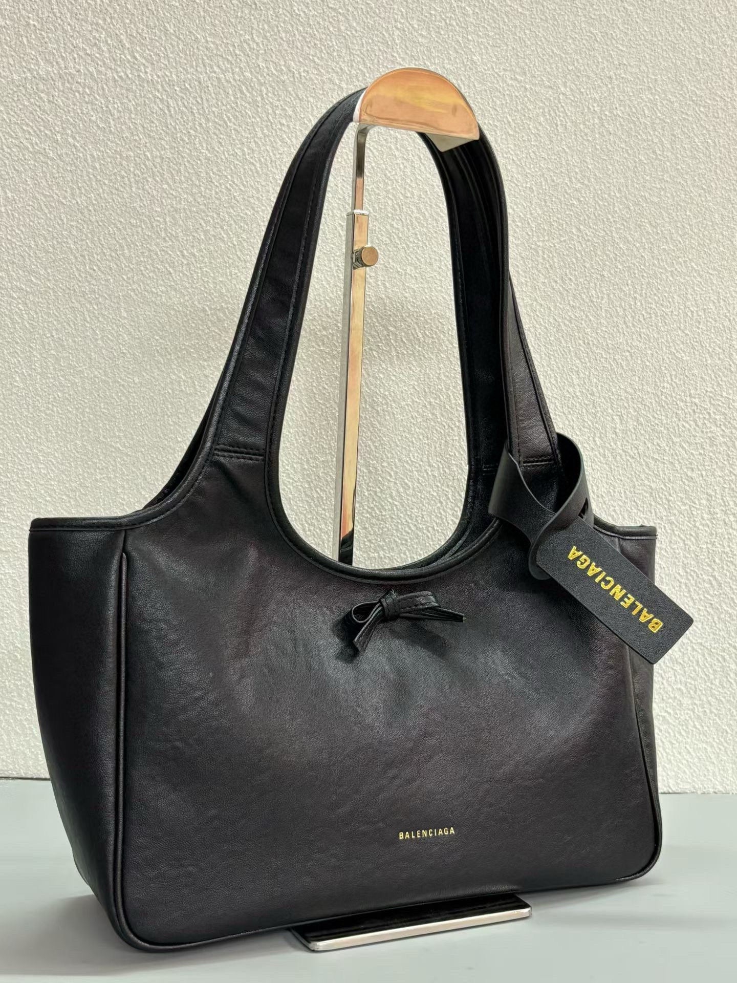 B1N36J11 Popular leather bag