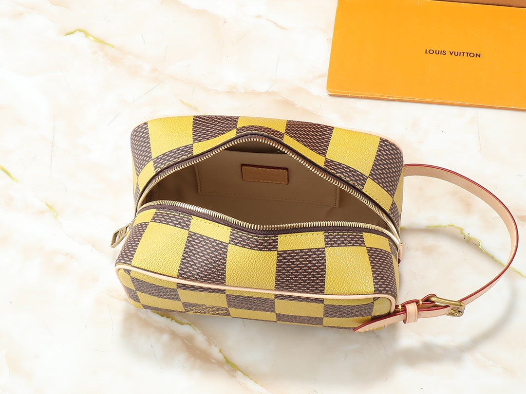 B1R15E69  Popular   leather bag