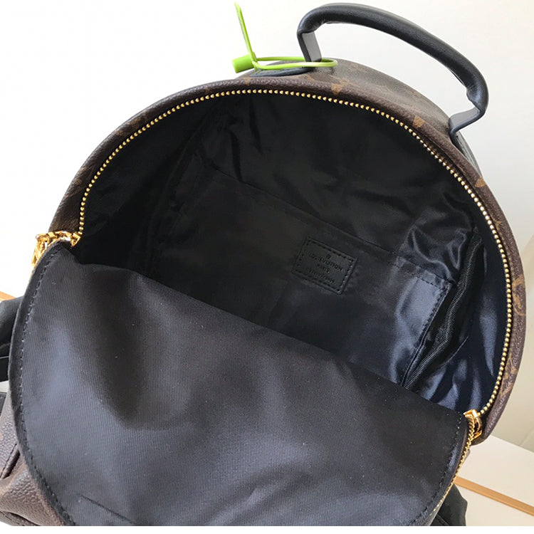 B1P11E70 Popular leather backpacks