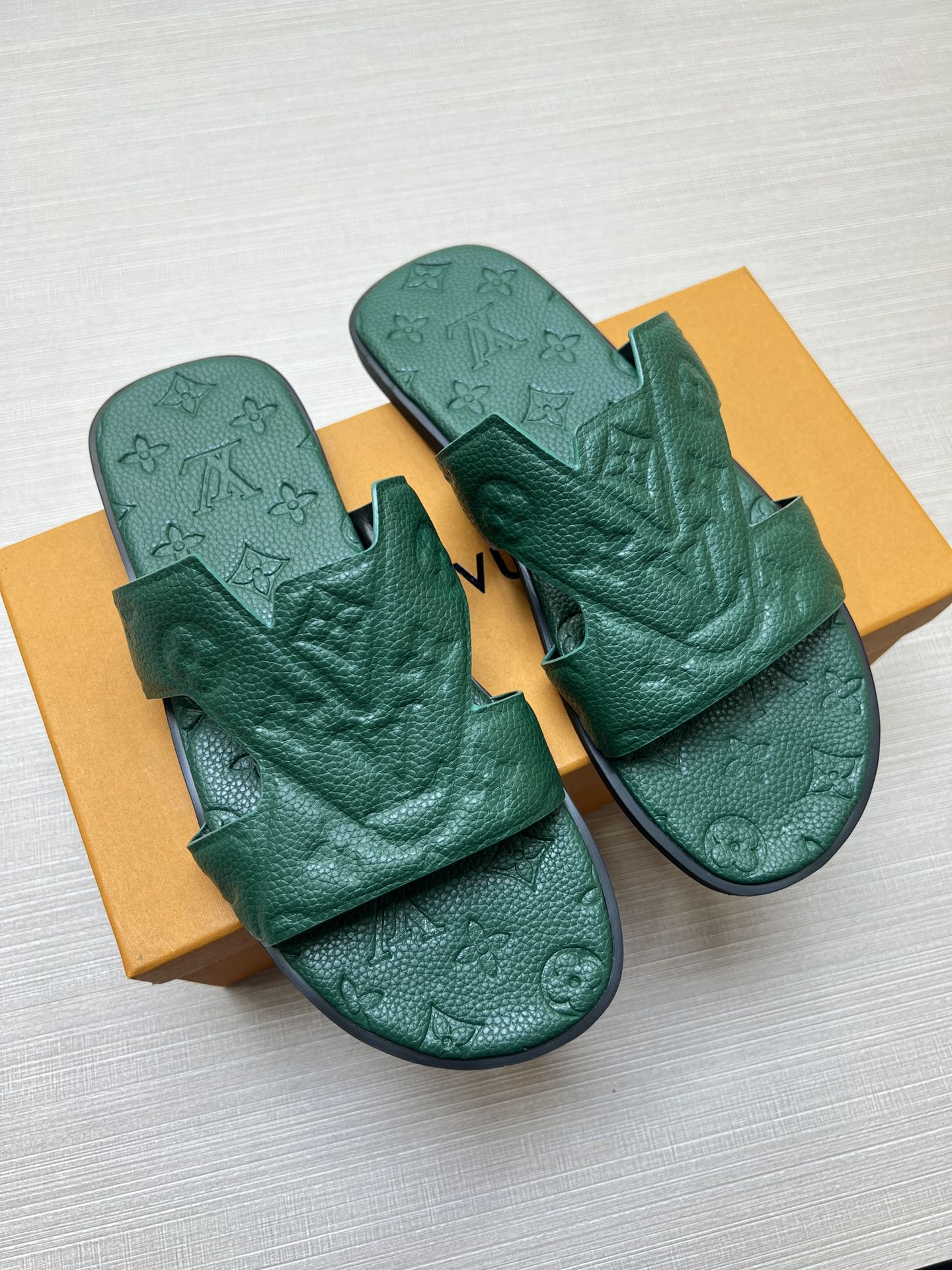 Z5ZE34 Popular slippers
