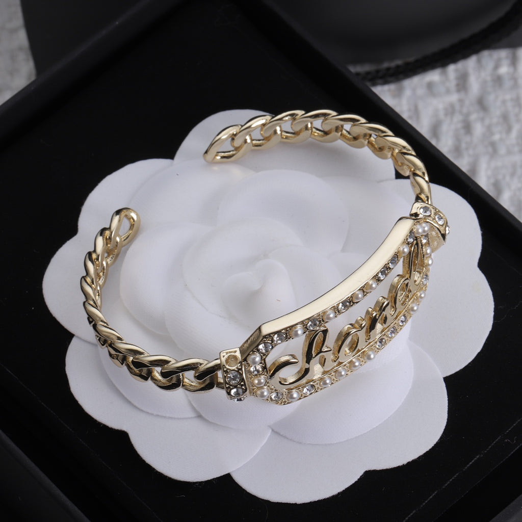 X1Y83C17K  Popular Bracelets