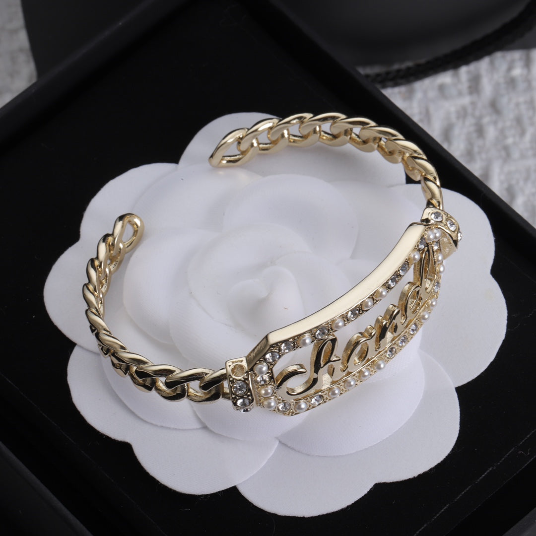 X1Y83C17K  Popular Bracelets