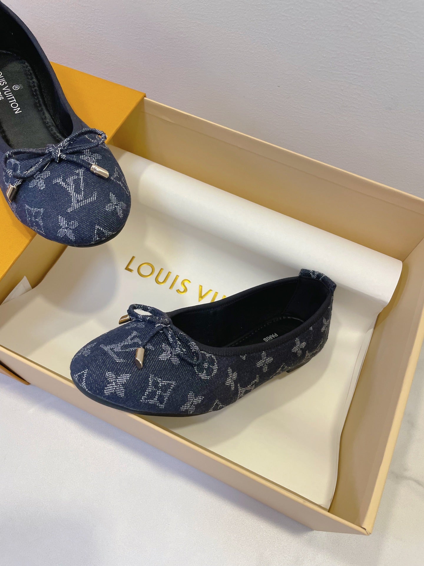 Z2Q95E105 Popular high-quality  shoes