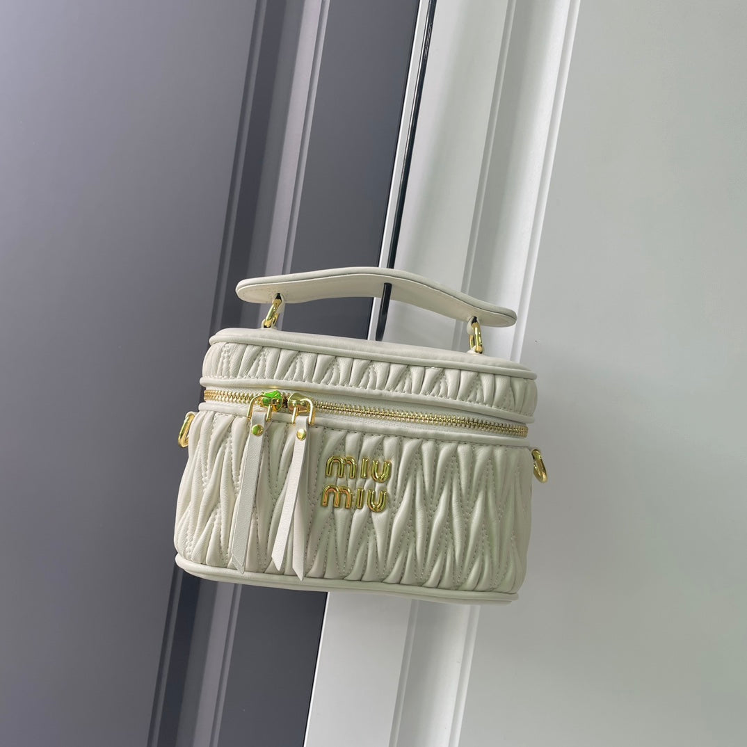B1R15A102 Popular   leather bag