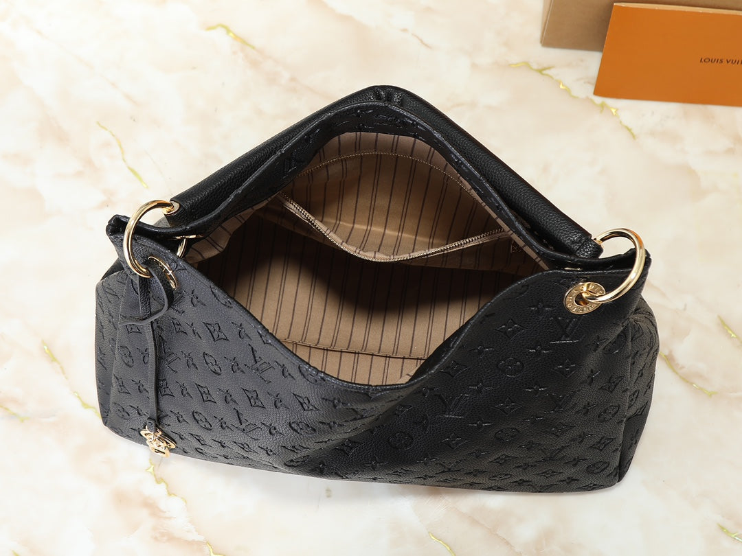 B1P46E65 Popular leather bag