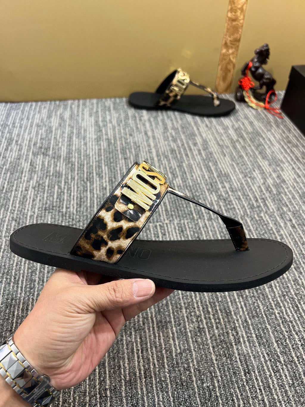 Z5ZA118 Popular slippers