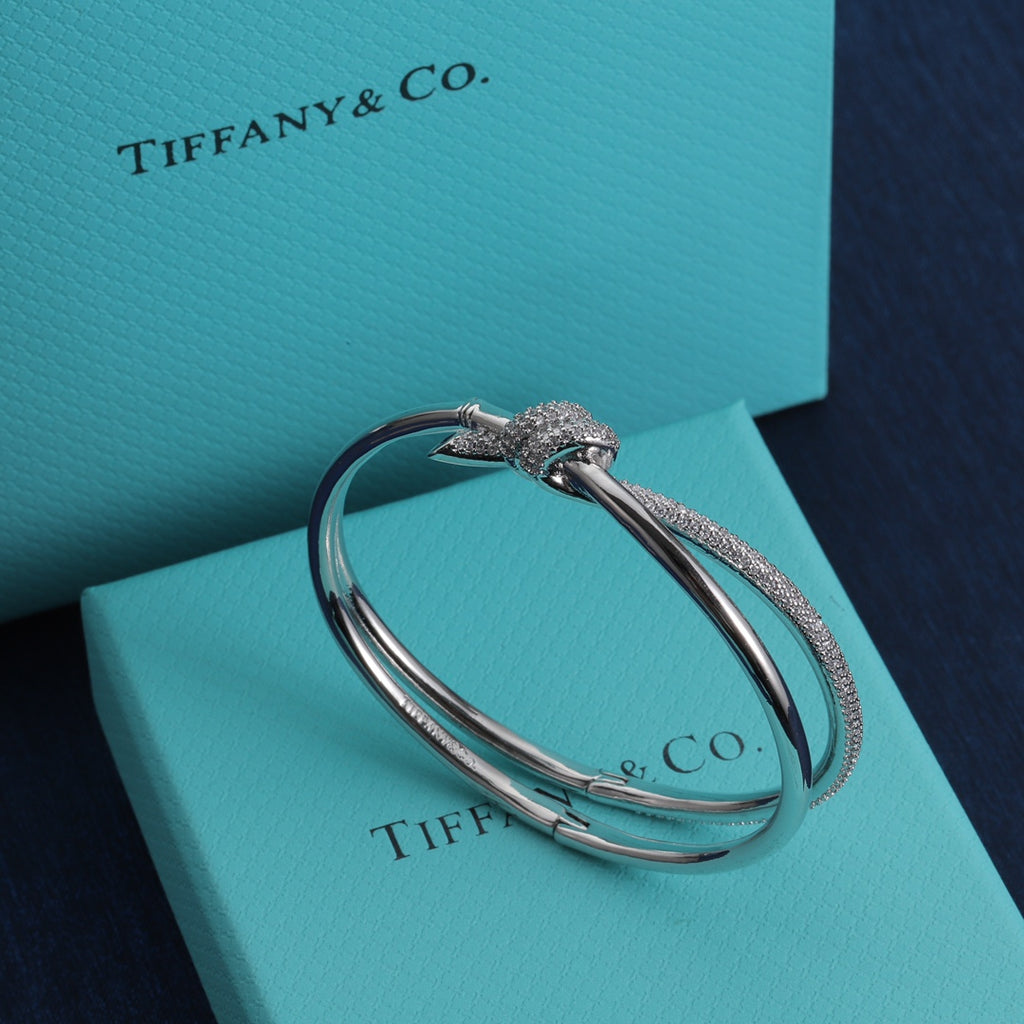 X1Y83T123K  Popular Bracelets