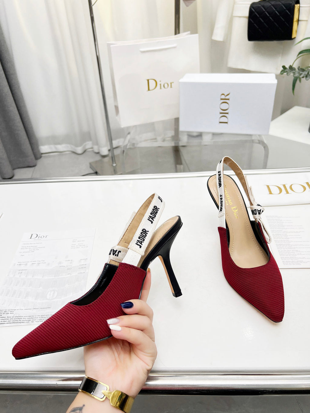 Z2Q55D44  Popular leather High heels