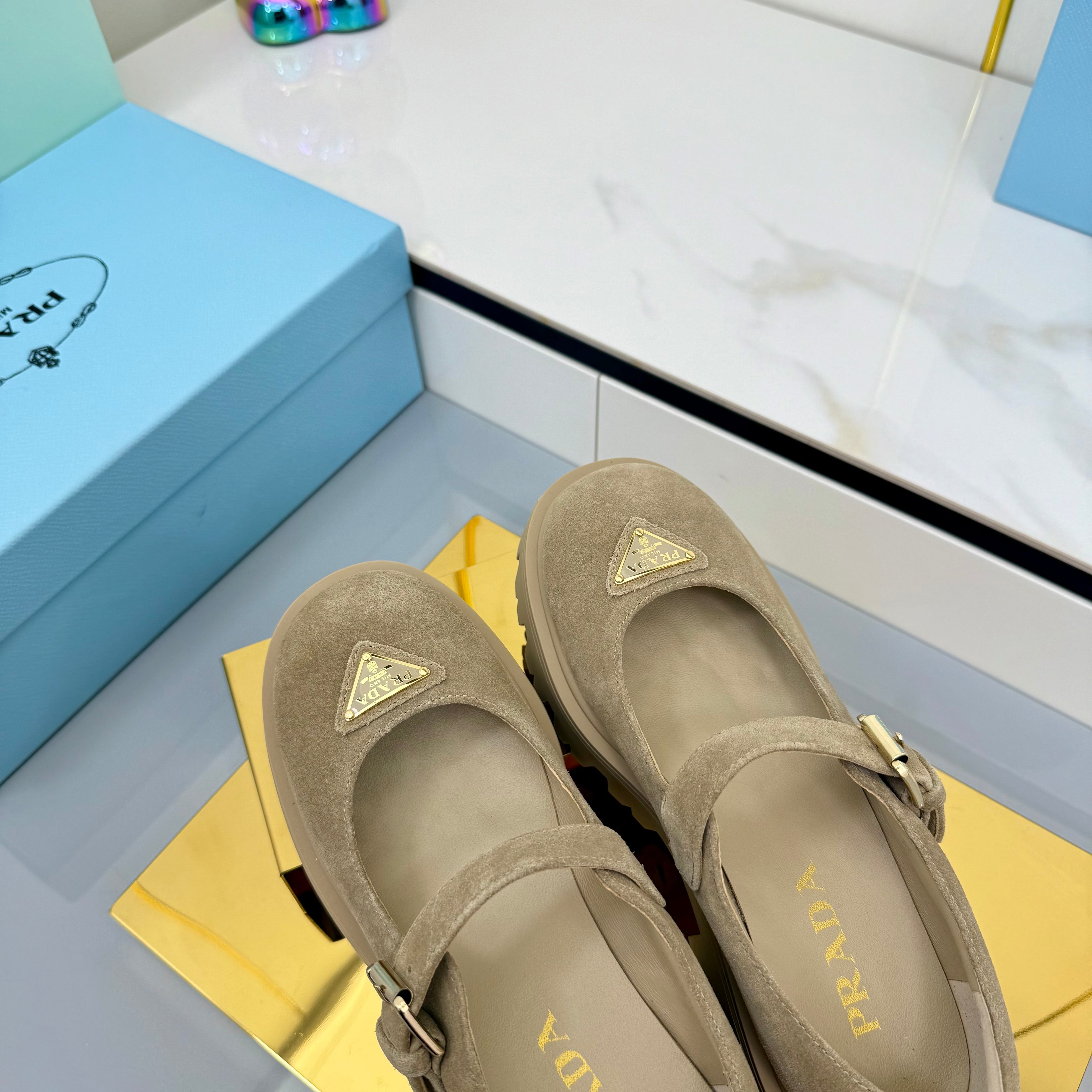 Z2Q105P308 Popular high-quality Shoes