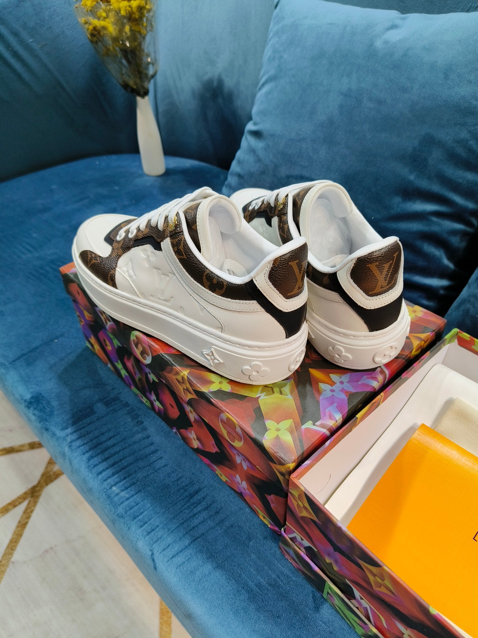 Z2YE45 Popular Sneakers