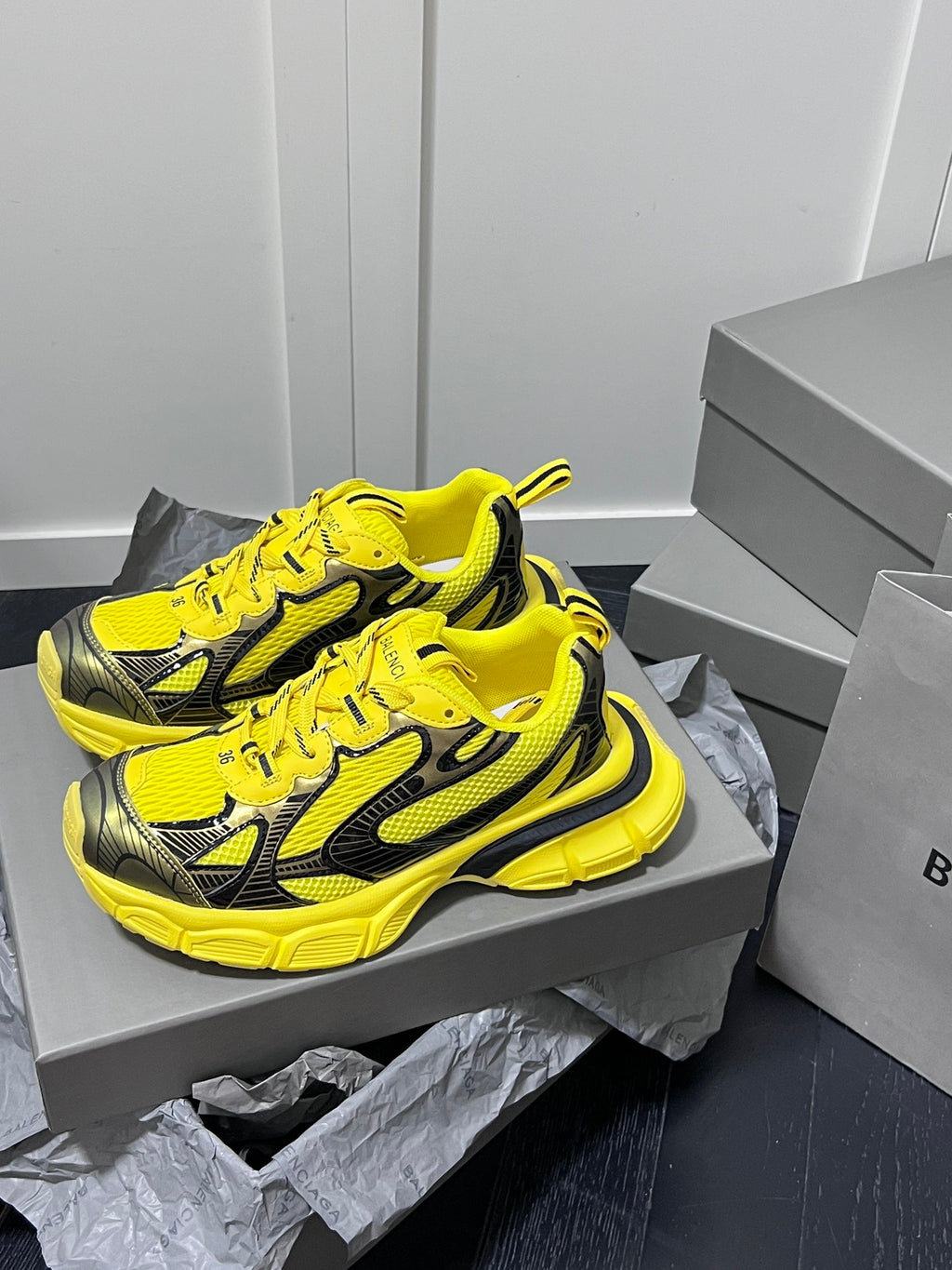 Z1Z54J115 Popular shoes
