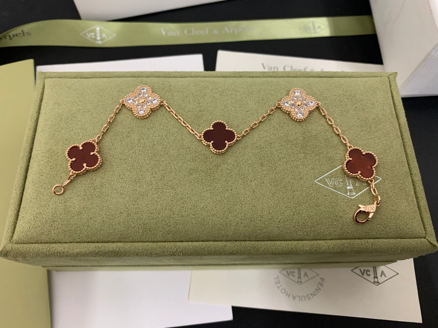 X5X53VA179K  Popular bracelets 5 flowers normal size1.5cm flower