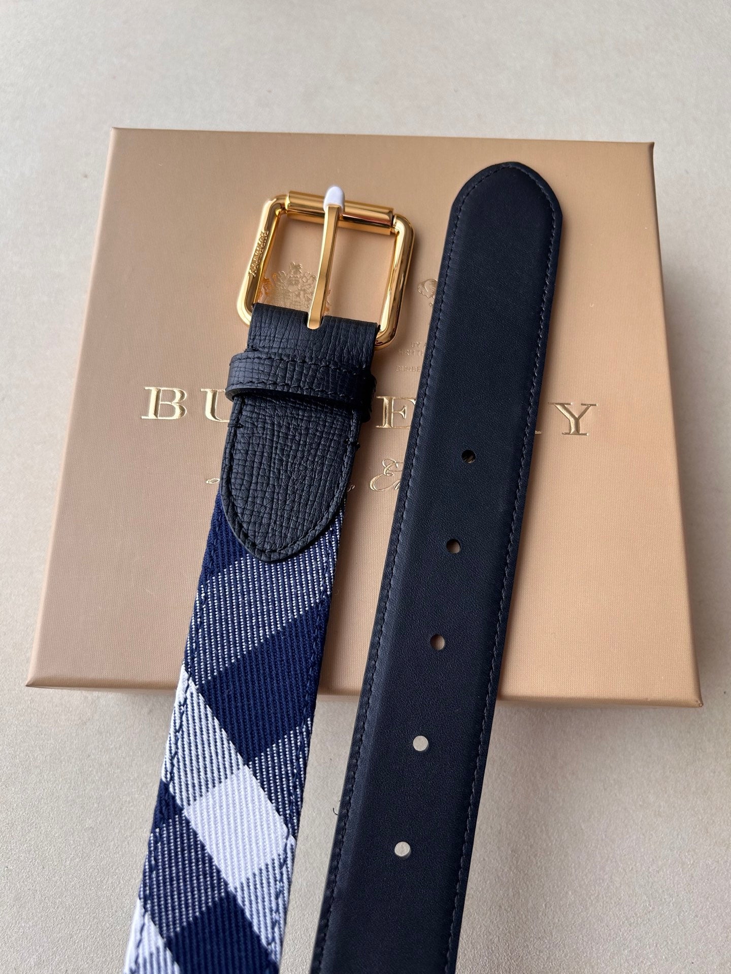 P1Q115R8 Popular High quality belt With full package