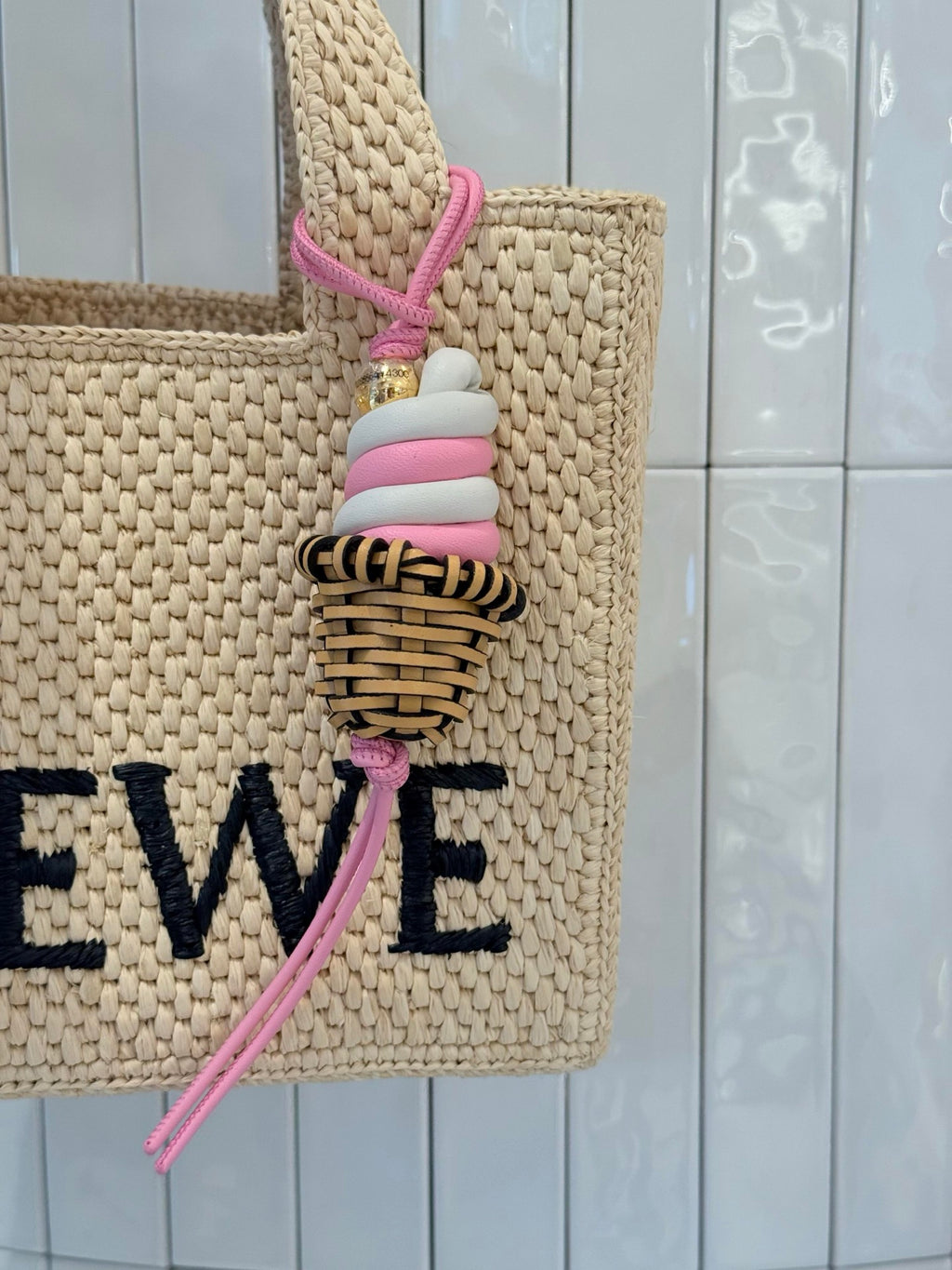 A1R76A05 Popular bag 's charms accessories