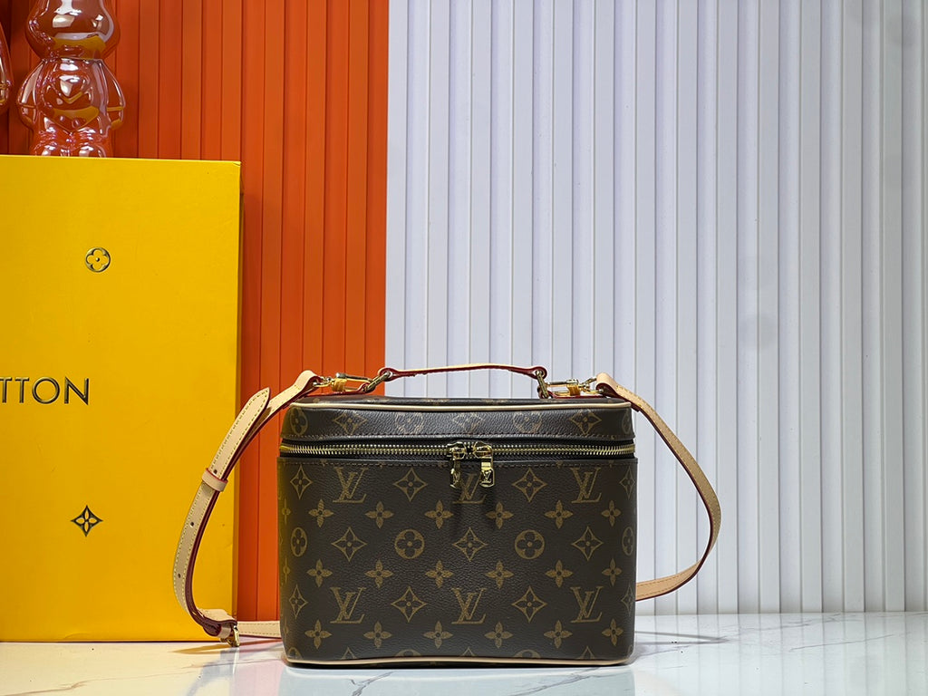 B1X45E10 Popular  leather bag