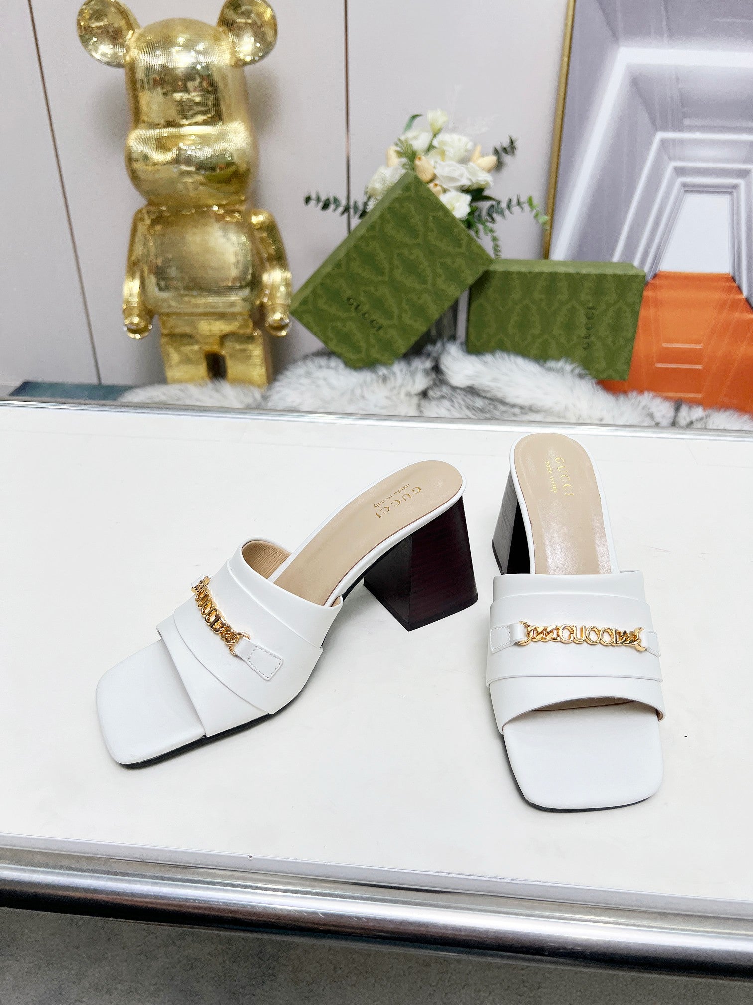 Z2N75B11  Popular leather High heels