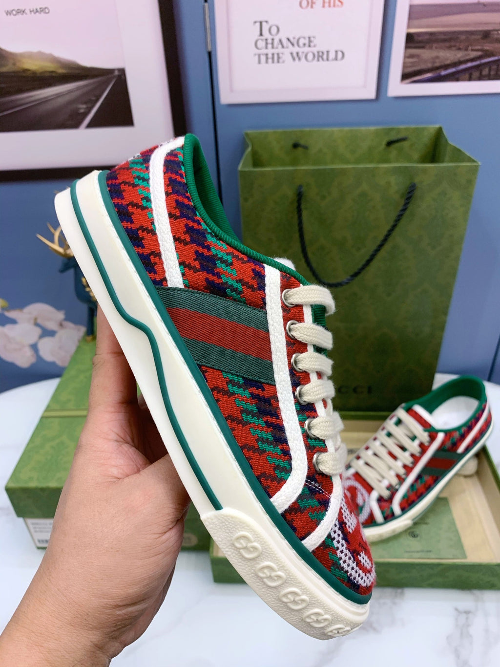 Z2YB51 Popular shoes