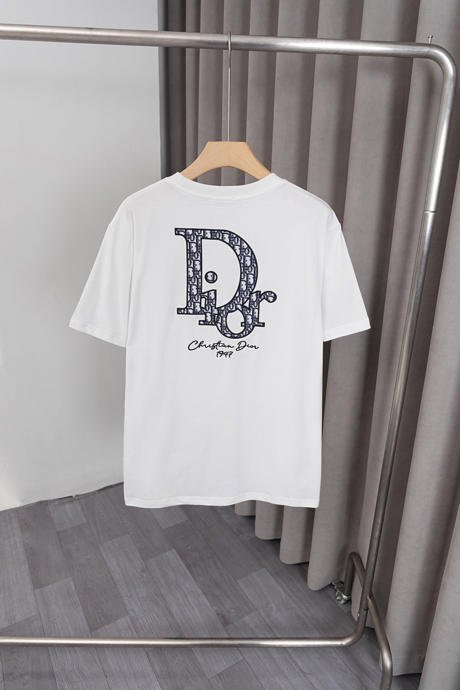 U1W25K15  Popular T-shirts
