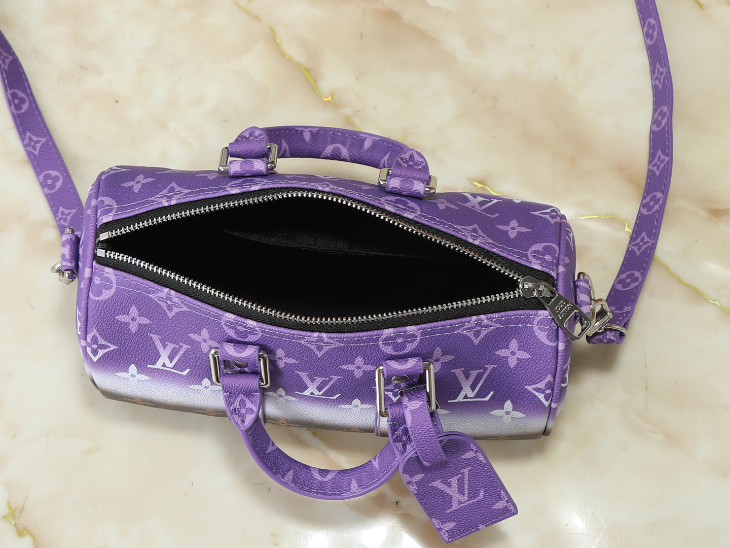 B1R76E50 Popular leather bag