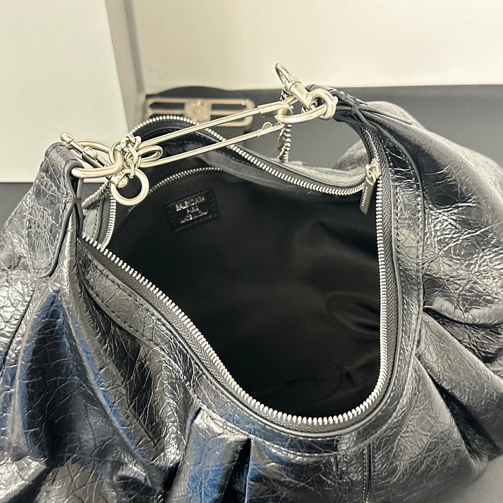 B1P36J120 Popular leather bag