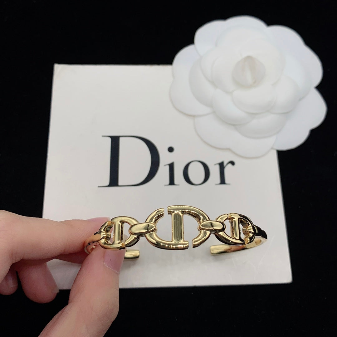 X1Y93D465K  Popular Bracelets