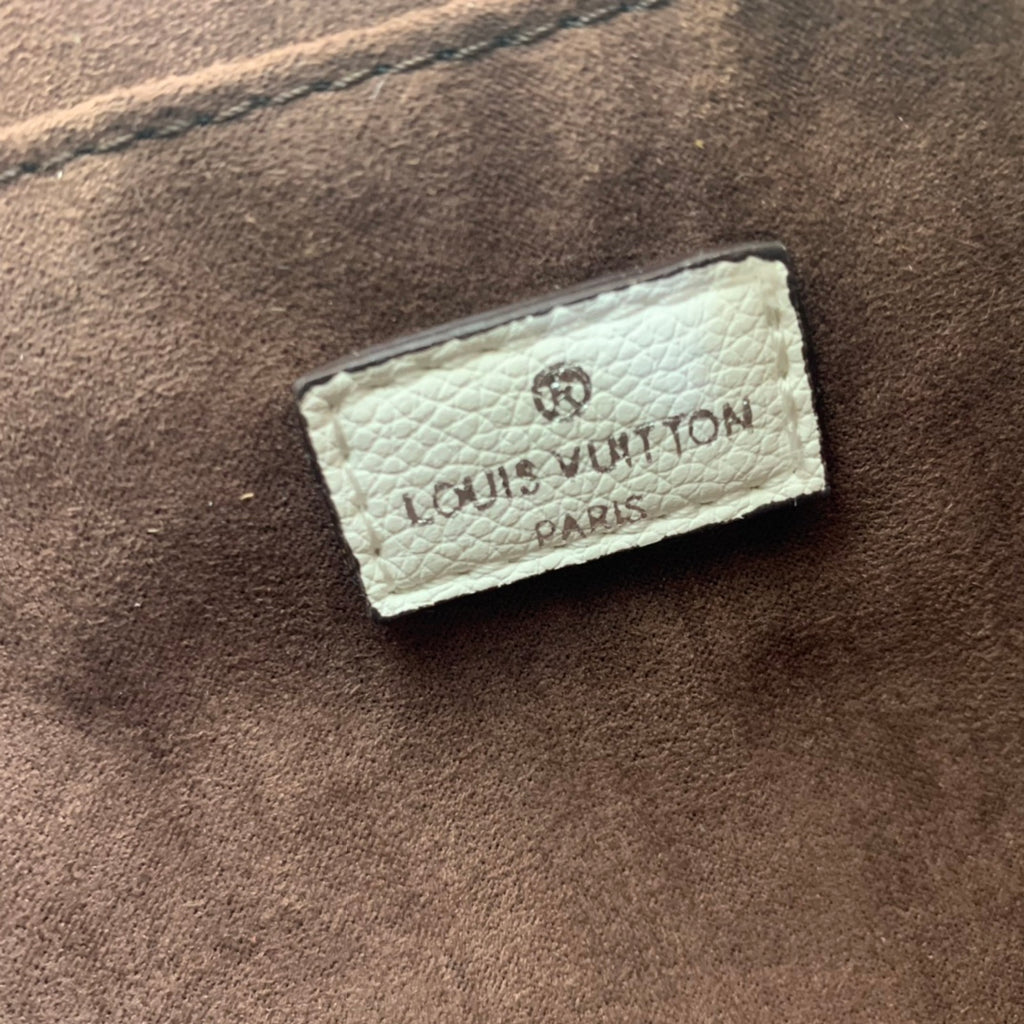 B1X43E52 Popular  leather bag 