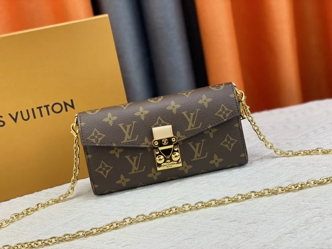 B1X43E32 Popular  leather bag 
