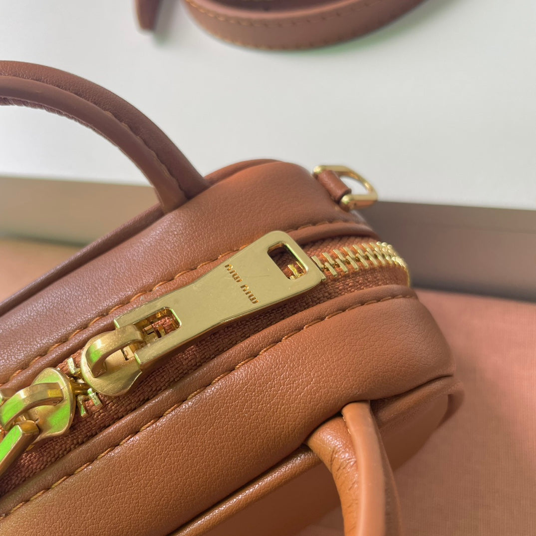 B1P46A164 Popular leather bags