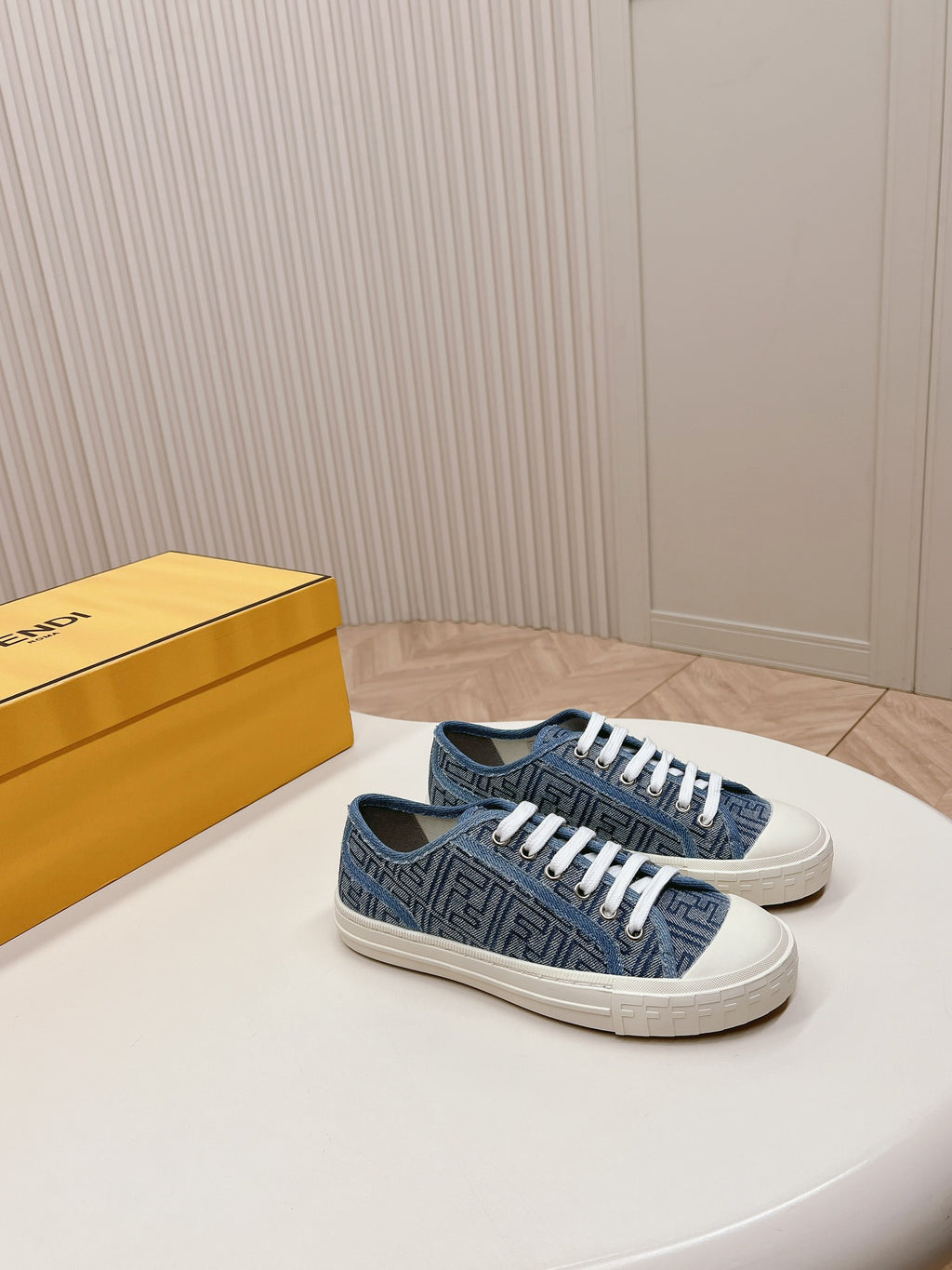 Z2Q105F423 Popular high-quality Shoes