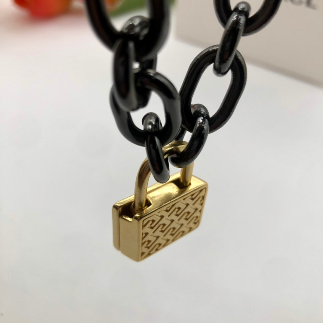 X1Q85V366X Popular Necklaces