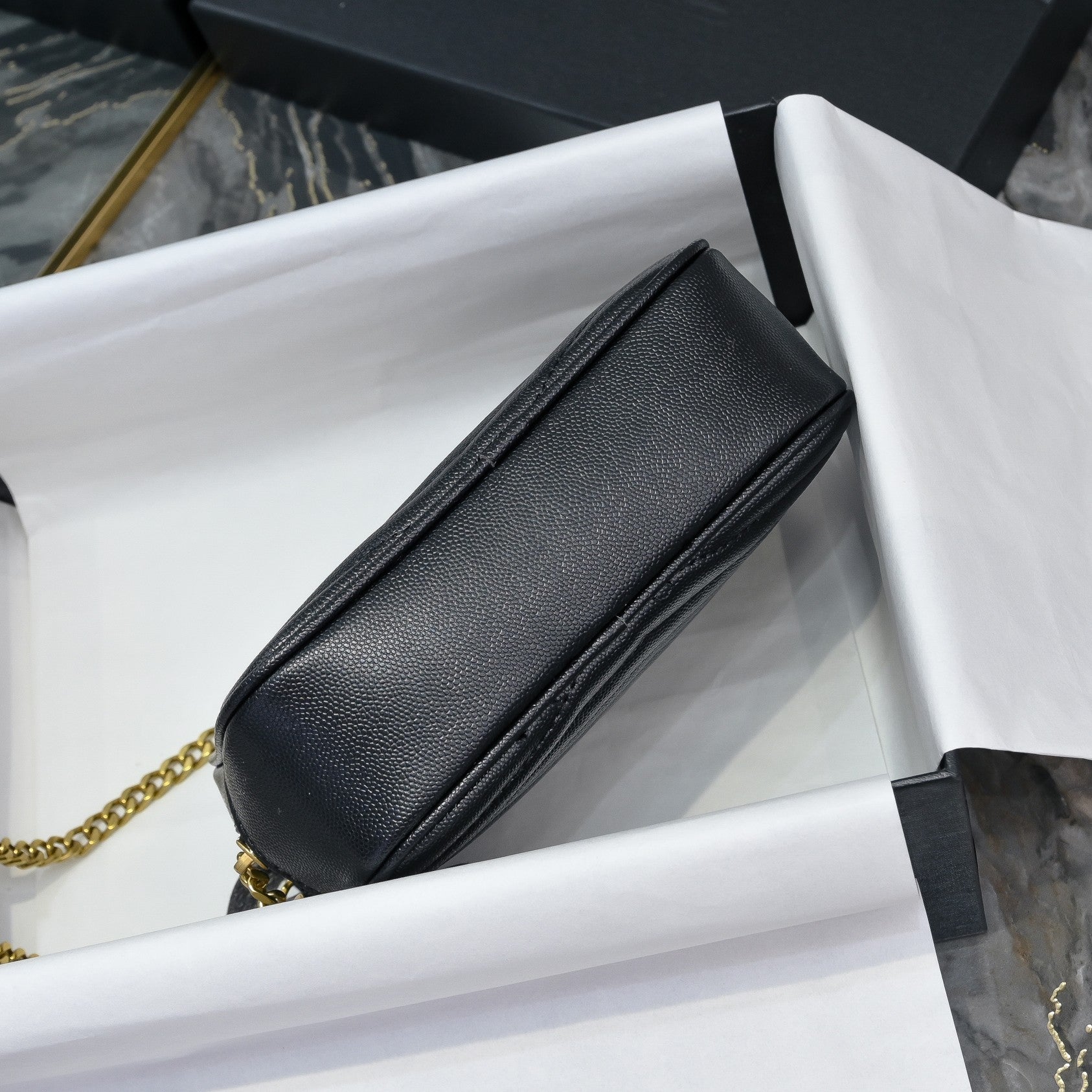 B1R46SL5  Popular leather bags