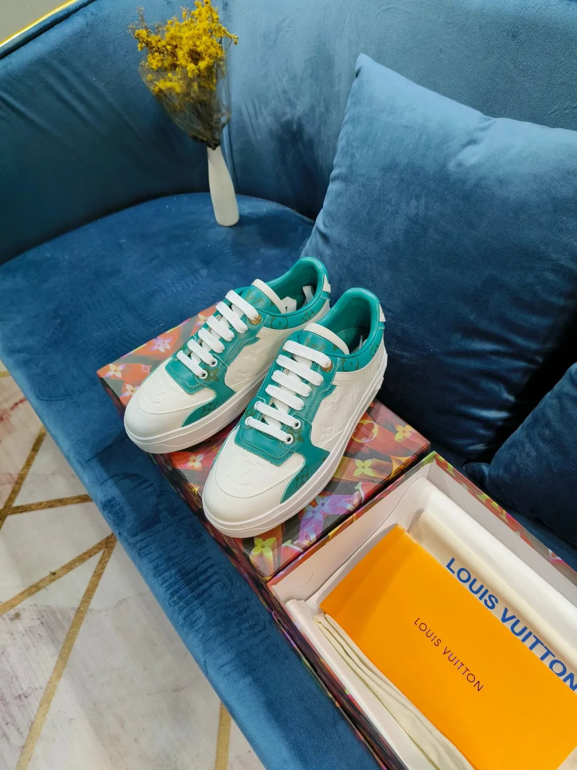 Z2YE45 Popular Sneakers