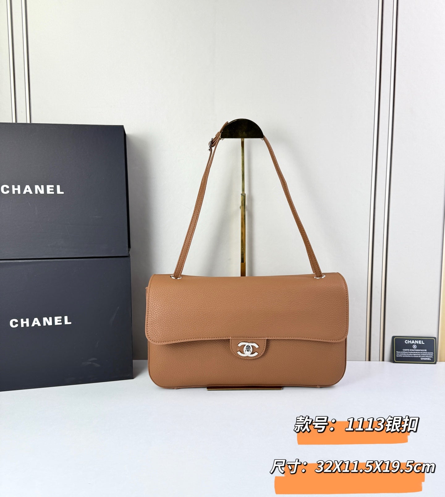 B1R76C35 Popular leather bag