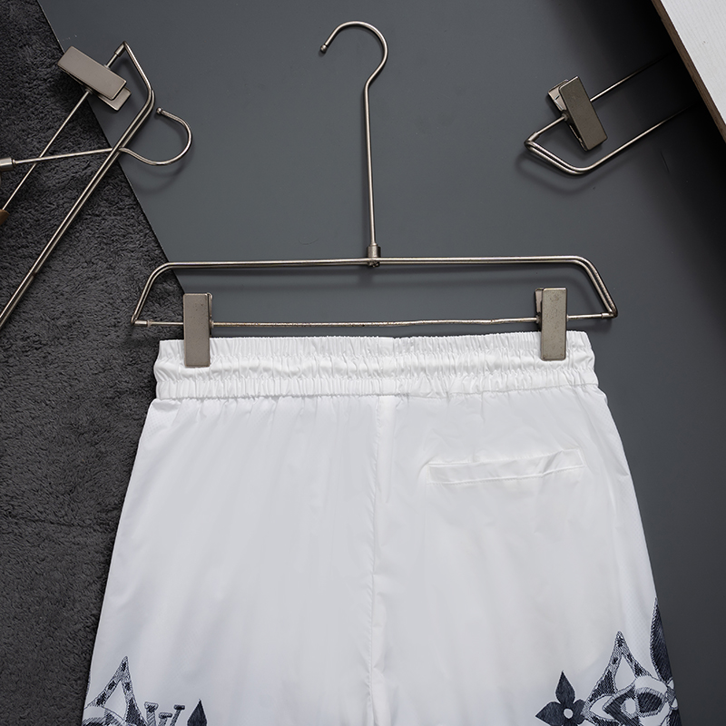 U1N36E31 Popular shorts