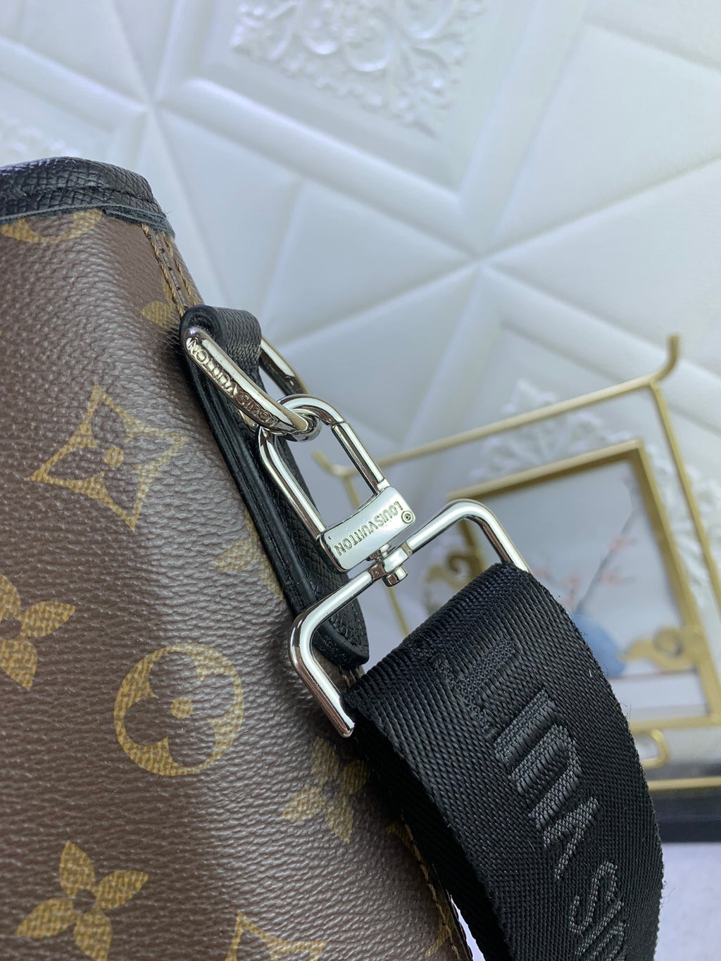 B12X44E350 Popular    leather bag 