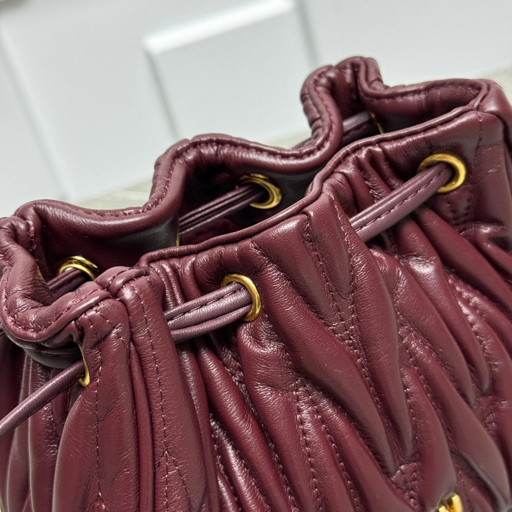 B1P36A81 Popular leather bag