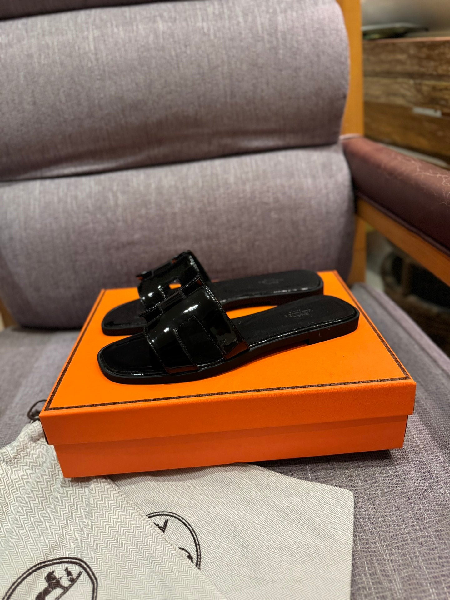 Z1Z55H310 Popular Slippers