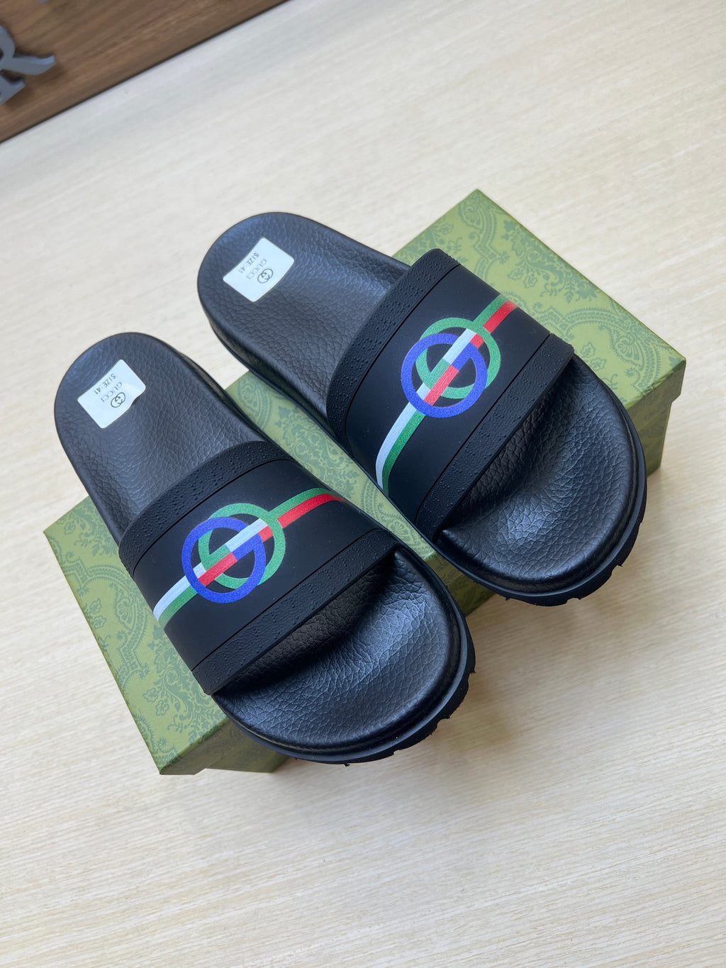 Z5R66B25 Popular Slippers