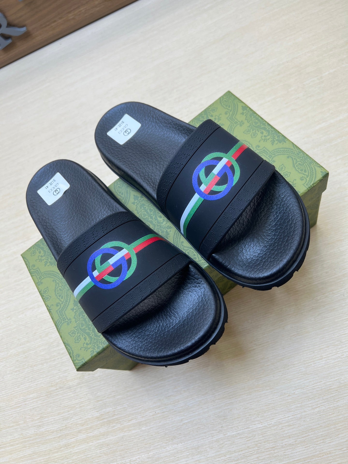Z5R66B25 Popular Slippers