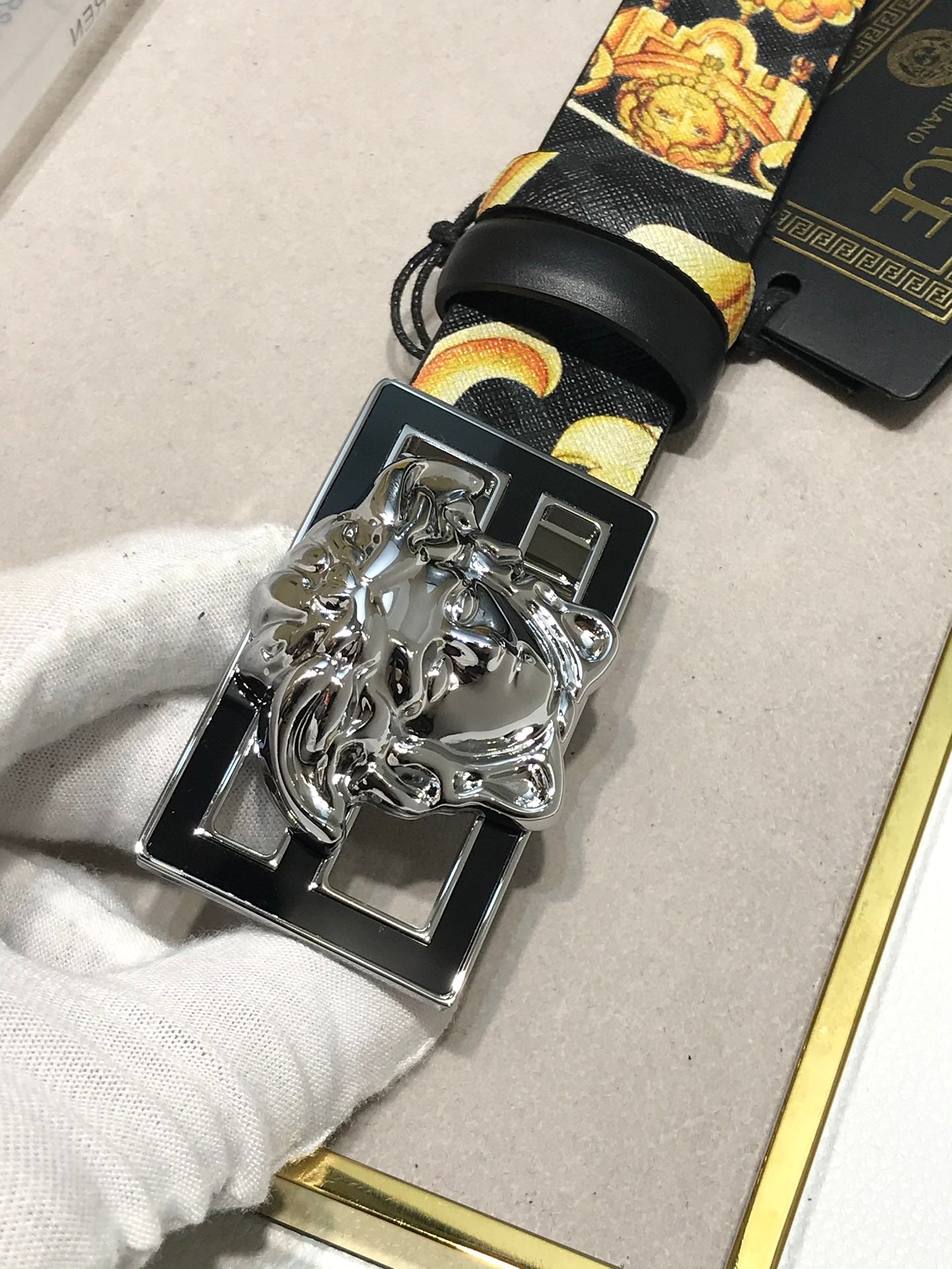 P1Q64V82 Popular High quality belt With full package