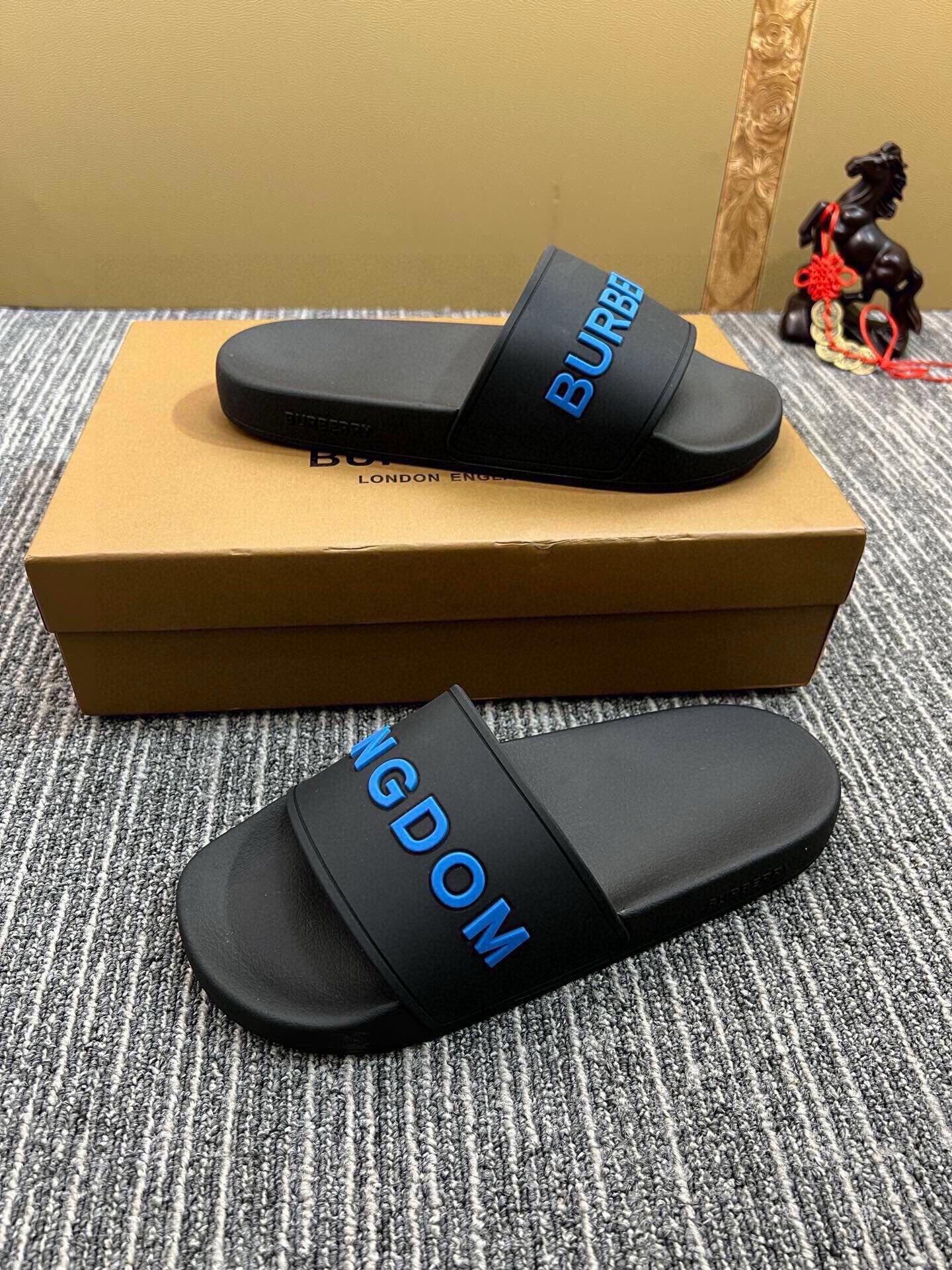 Z5Z35R255 Popular Slippers
